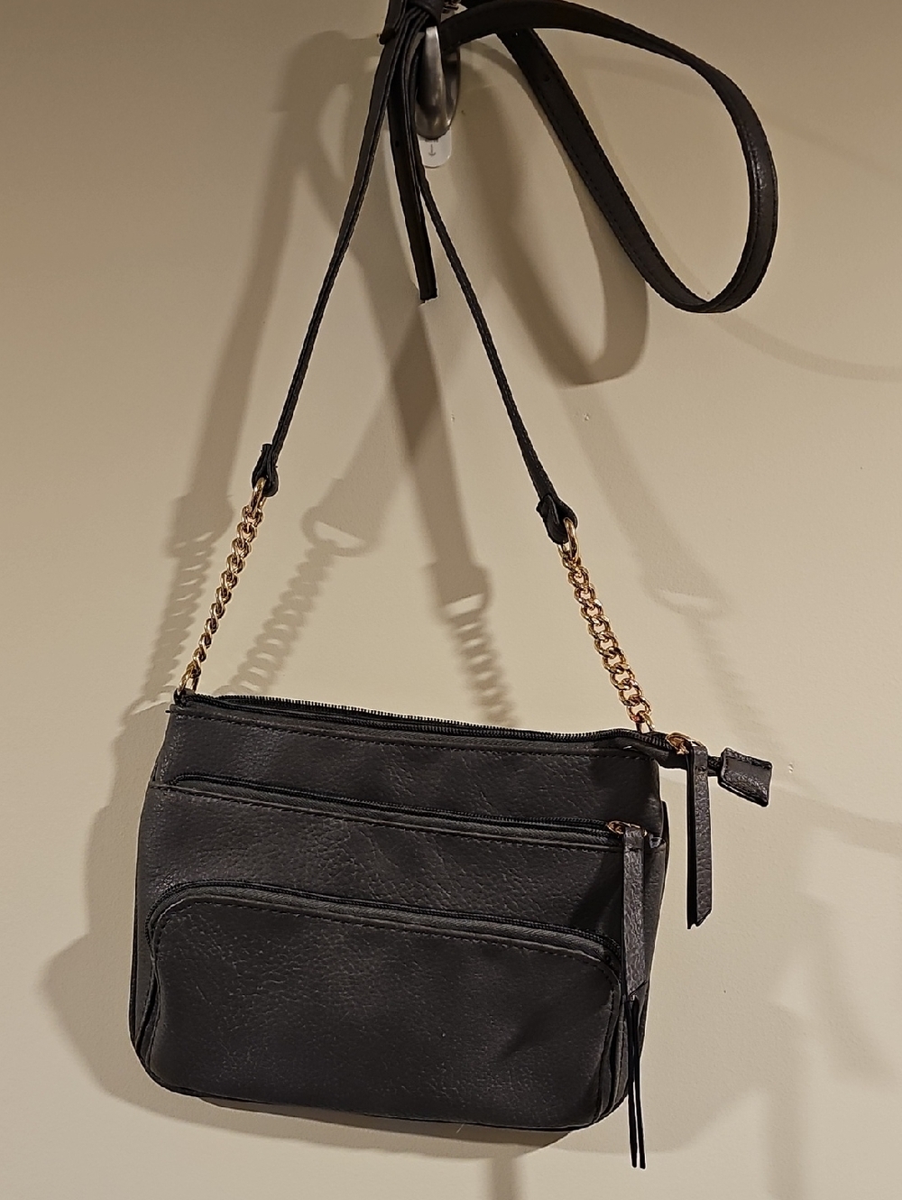 Chic Gray Crossbody Bag with Gold Chain Accent